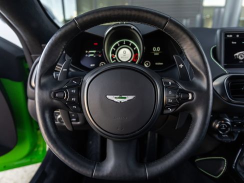 Used 2022 Aston Martin V8 Vantage Coupe RWD image 30