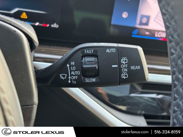 Used 2023 BMW X7 xDrive40i w/ M Sport Package AWD/4WD image 29