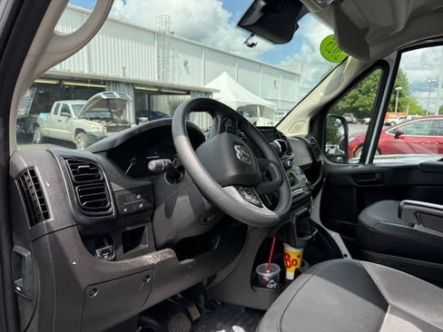 Used 2025 RAM ProMaster 2500 w/ Convenience Group FWD image 10