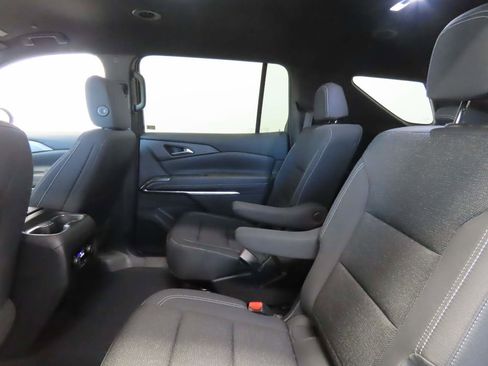 Used 2025 Chevrolet Traverse LT w/ Midnight/Sport Edition AWD/4WD image 14
