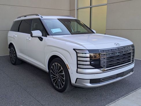 New 2026 Hyundai Palisade Calligraphy FWD image 4