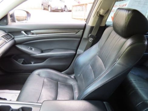 Used 2018 Honda Accord Touring image 20
