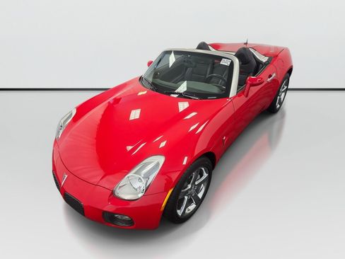 Used 2009 Pontiac Solstice GXP w/ Club Sport Package RWD image 14