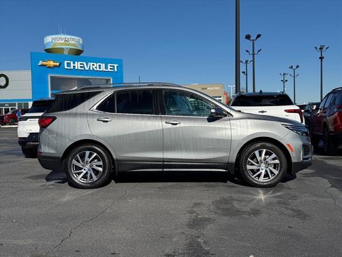 Used 2023 Chevrolet Equinox Premier image 2