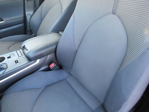 Certified 2022 Toyota Highlander LE image 17