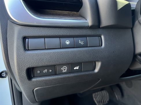 Certified 2025 Nissan Rogue Platinum w/ Tech Package image 14