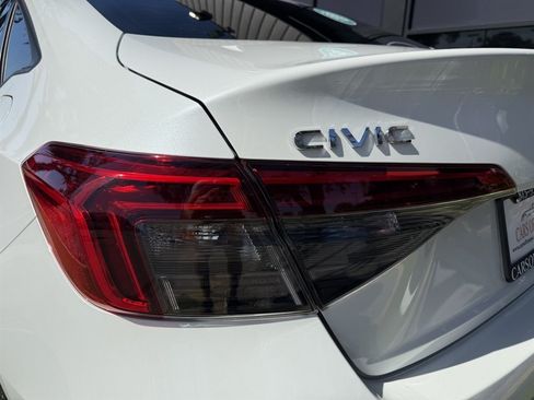 Used 2024 Honda Civic Sport image 11