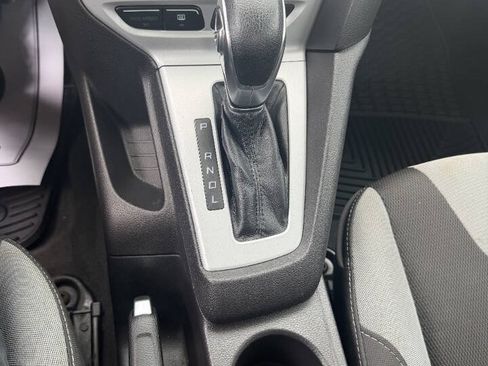 Used 2014 Ford Focus SE w/ SE Sport Package FWD image 18