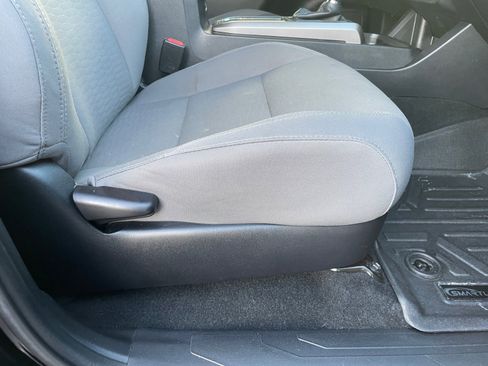 Used 2019 Toyota Tacoma SR5 RWD image 31