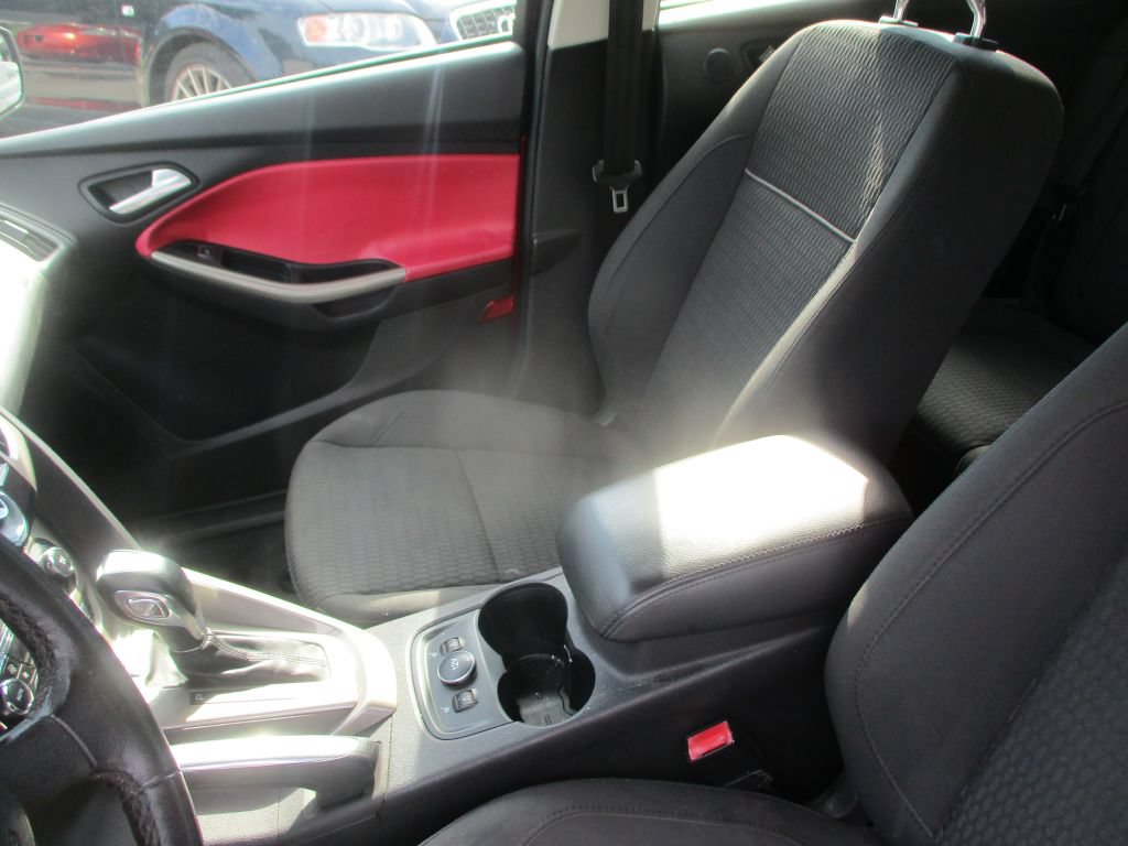 Used 2012 Ford Focus SEL FWD image 14