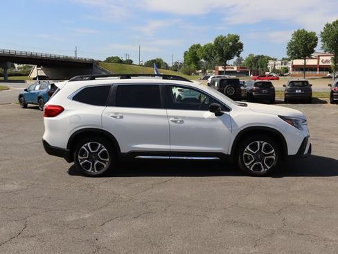 Used 2025 Subaru Ascent Limited w/ Popular Package #1 AWD/4WD image 9
