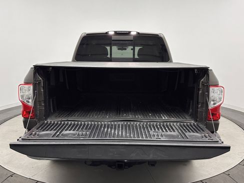 Used 2017 Nissan Titan SV image 25