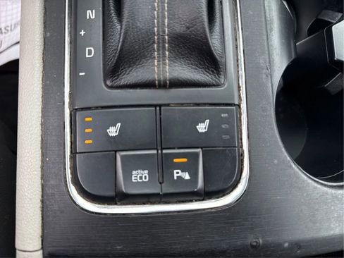 Used 2018 Kia Sedona LX w/ LX Essentials Premium Package image 38