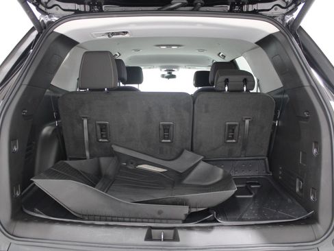 Used 2021 Chevrolet Traverse LT FWD image 20