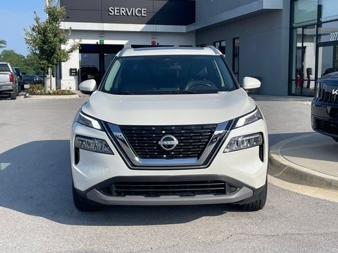 Used 2023 Nissan Rogue SV w/ SV Premium B Package AWD/4WD image 2