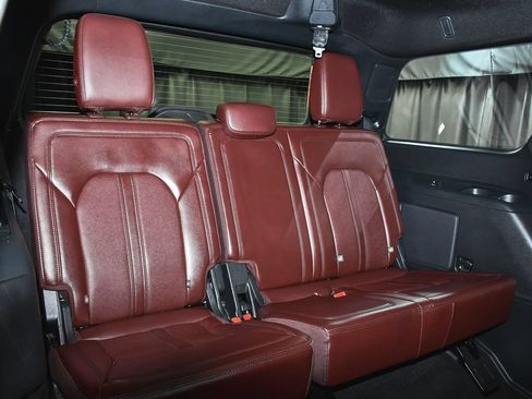 Used 2023 Ford Expedition Limited AWD/4WD image 60