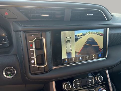 Used 2022 GMC Yukon XL Denali AWD/4WD image 18