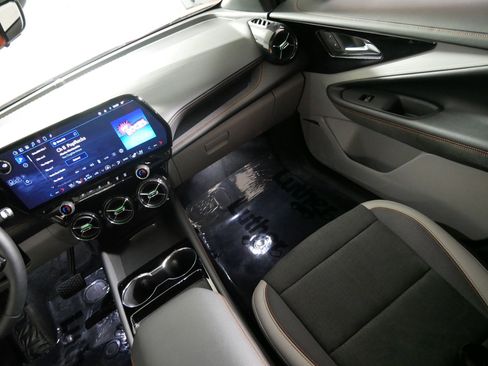 Used 2025 Chevrolet Blazer EV SS w/ Performance Package image 11