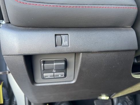 Used 2024 Chevrolet Colorado Z71 w/ Z71 Convenience Package 2 image 26