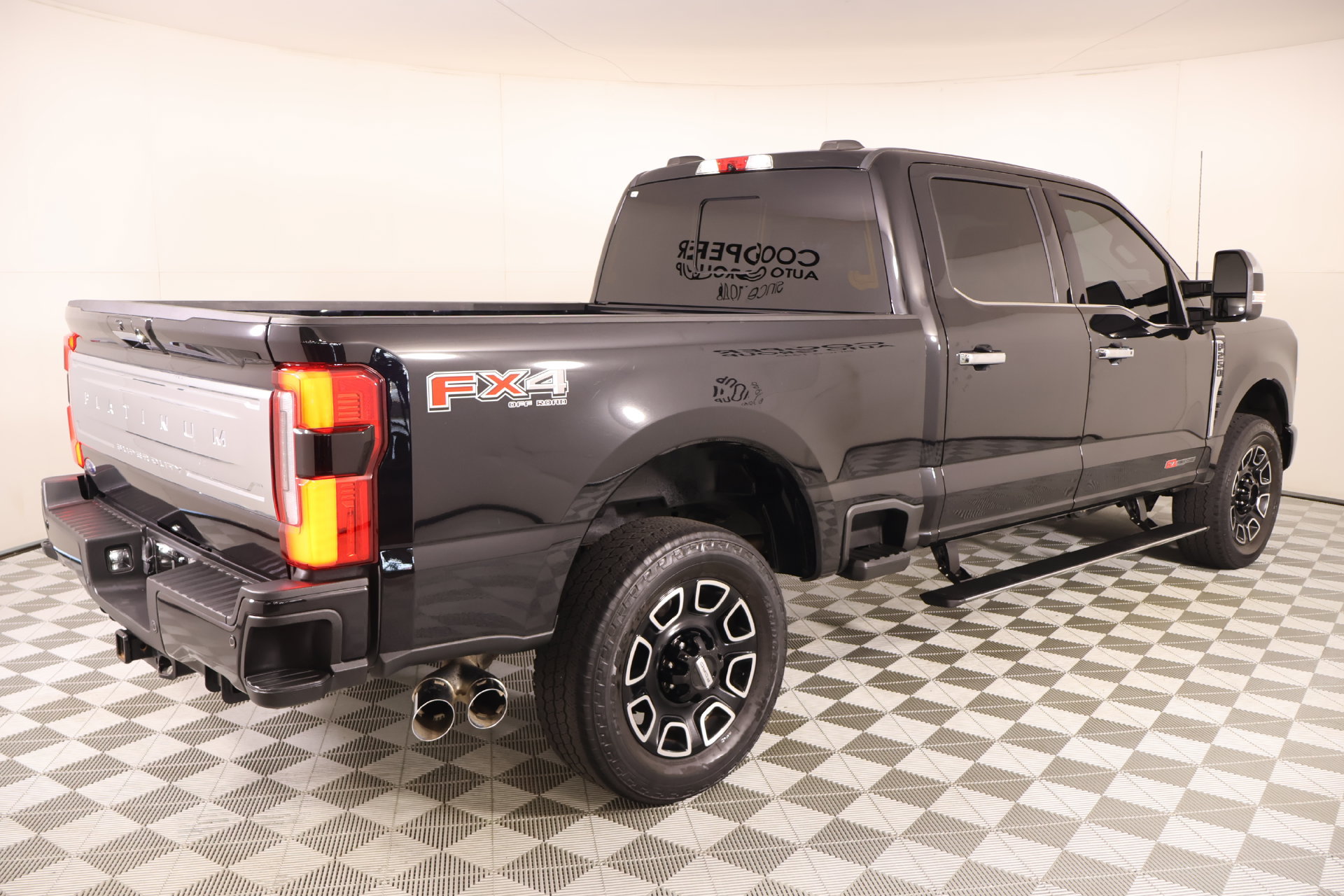 Used 2023 Ford F250 Platinum AWD/4WD image 22