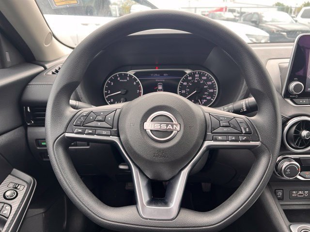 Used 2025 Nissan Sentra SV FWD image 12
