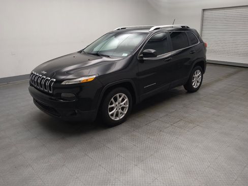 Used 2015 Jeep Cherokee Latitude FWD image 2