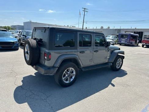 Used 2022 Jeep Wrangler Unlimited Sahara w/ Cold Weather Group AWD/4WD image 12