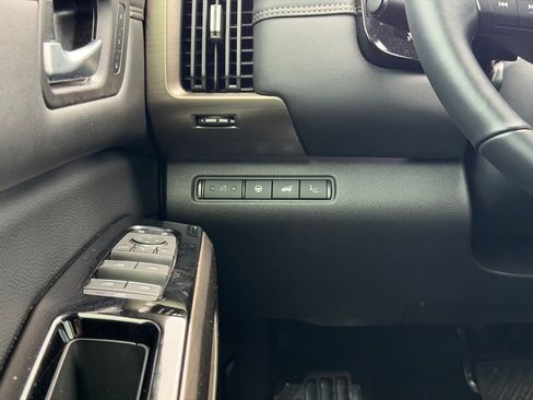 Used 2025 Nissan Pathfinder Platinum w/ Cargo Package FWD image 36
