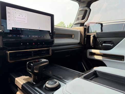 Used 2024 GMC Hummer EV 3X AWD/4WD image 48