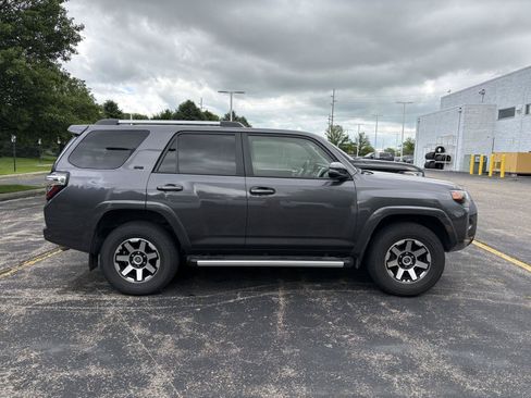 Used 2023 Toyota 4Runner SR5 Premium w/ Moonroof Package AWD/4WD image 4