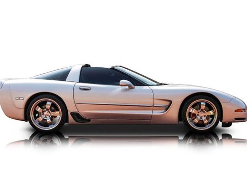Used 2003 Chevrolet Corvette Coupe RWD image 2