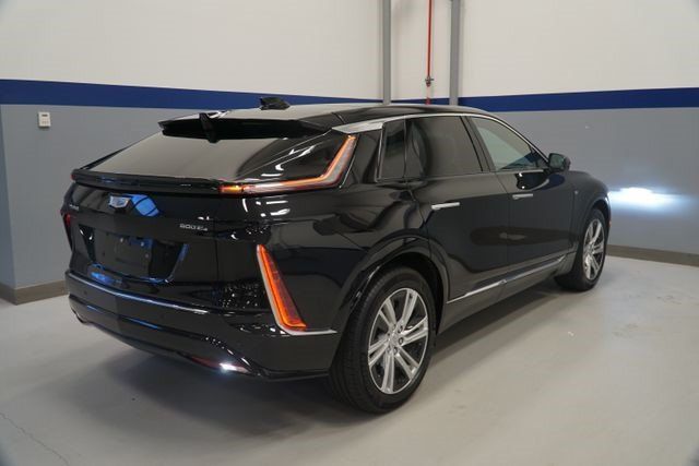 Certified 2024 Cadillac Lyriq Tech AWD/4WD image 7