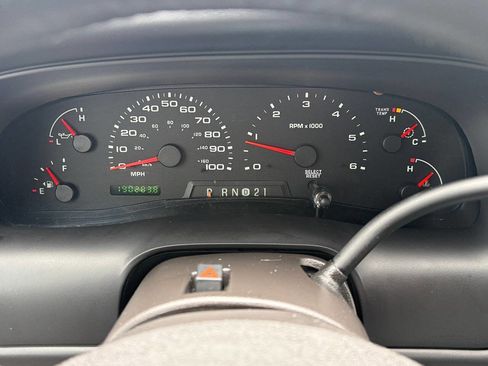 Used 2005 Ford Excursion XLT image 14