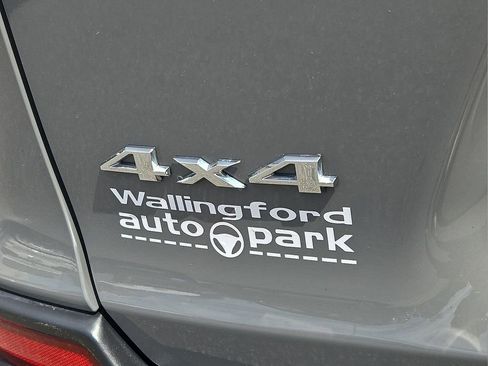 Used 2021 Jeep Cherokee Limited image 30