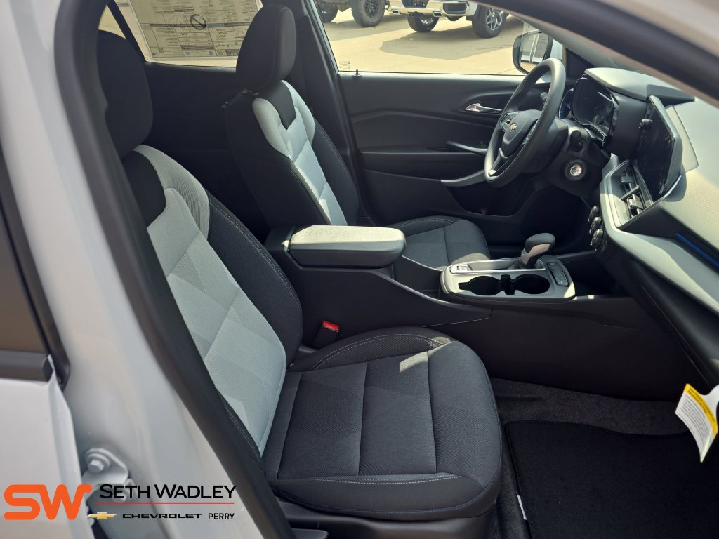 New 2026 Chevrolet Trax LS w/ LS Convenience Package FWD image 10