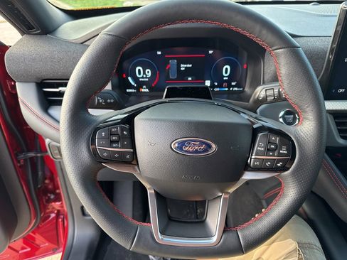 Used 2025 Ford Explorer ST-Line w/ Premium Package image 22