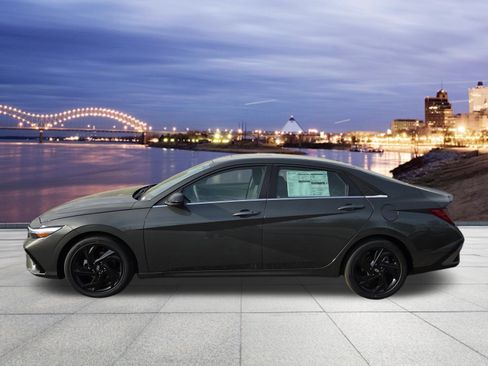 New 2026 Hyundai Elantra SEL Sport FWD image 2