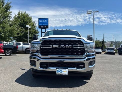Used 2024 RAM 3500 SLT w/ Quick Order Package 2YG SLT AWD/4WD image 8