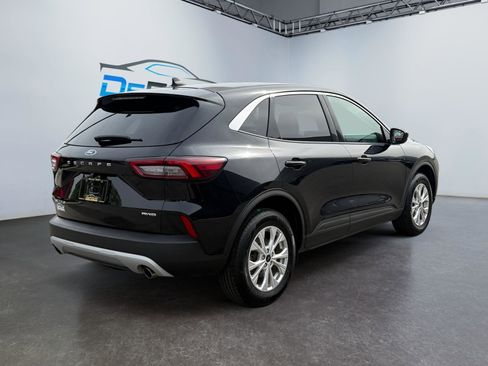 Used 2024 Ford Escape Active AWD/4WD image 3