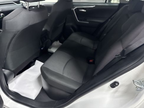 Used 2025 Toyota RAV4 XLE AWD/4WD image 26
