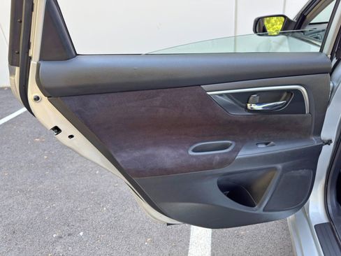 Used 2013 Nissan Altima 2.5 S image 34