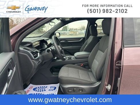 Used 2025 GMC Acadia Elevation image 21