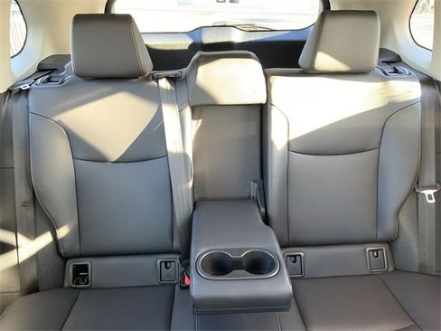 Used 2023 Toyota Corolla Cross XLE image 31