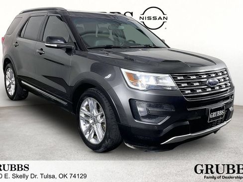 Used 2016 Ford Explorer XLT w/ Equipment Group 202A FWD image 1