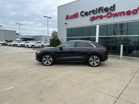 Used 2019 Audi Q8 Prestige w/ Luxury Package image 6