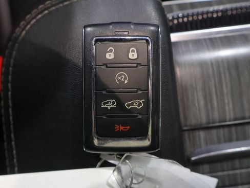 Used 2023 Jeep Wagoneer Series III w/ Premium Group I AWD/4WD image 27