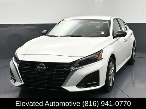 Used 2025 Nissan Altima 2.5 S FWD image 3