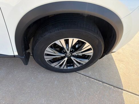 Used 2021 Nissan Rogue SV FWD image 14