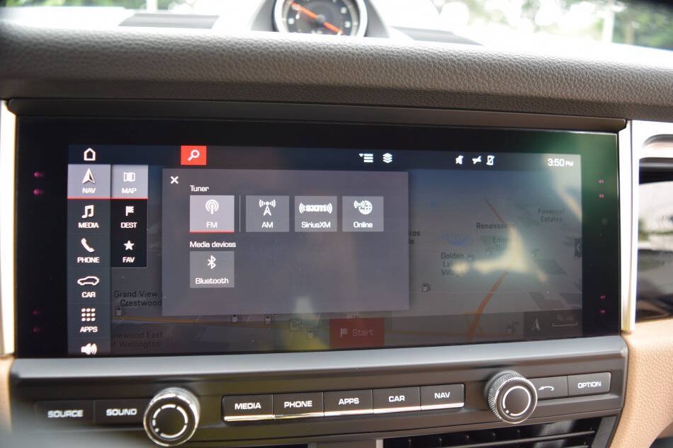 Used 2019 Porsche Macan AWD/4WD image 64