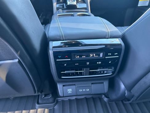 New 2026 Acura MDX SH-AWD image 25